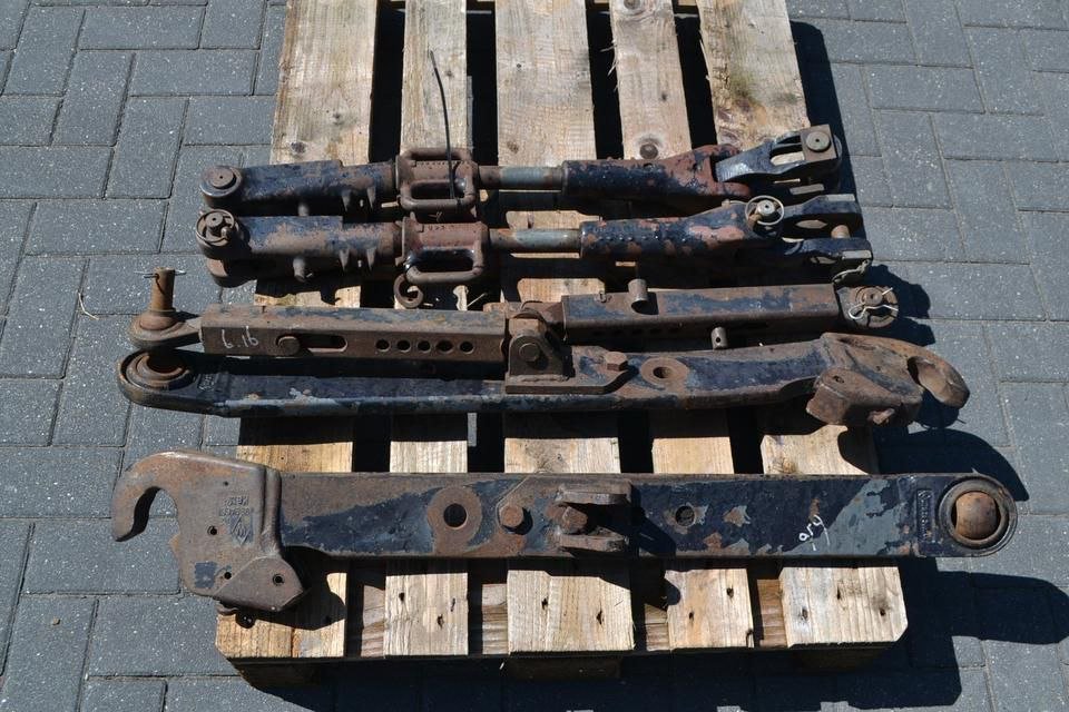 Unterlenker und Hubspindeln