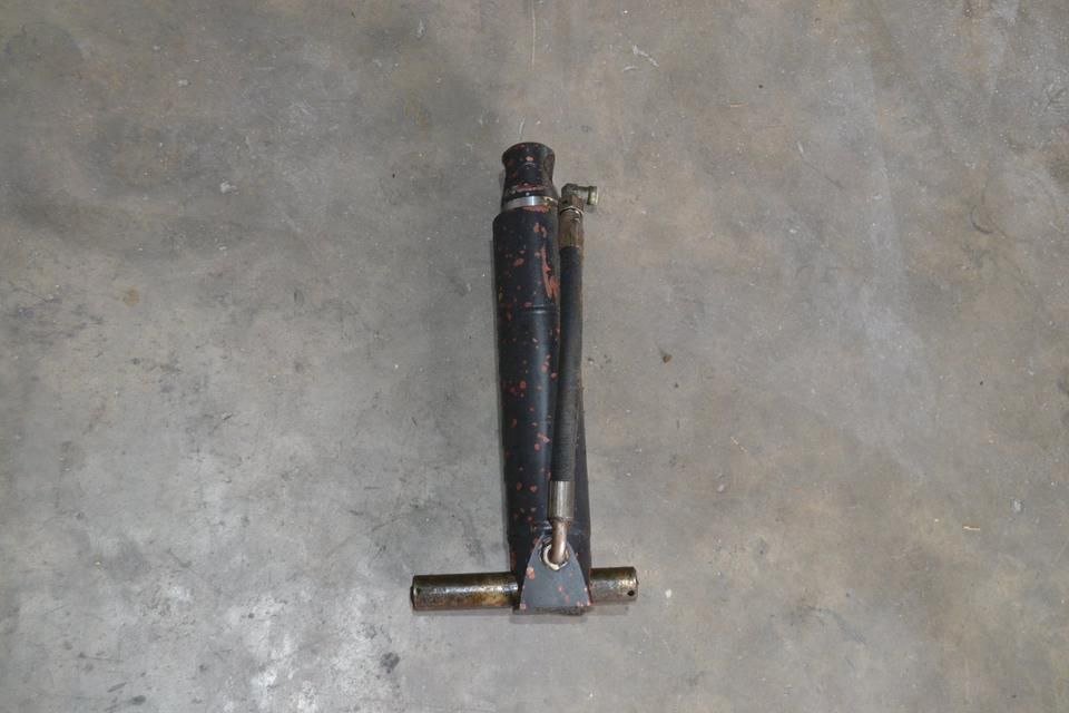 Zusätzlicher Hubzylinder für Deutz