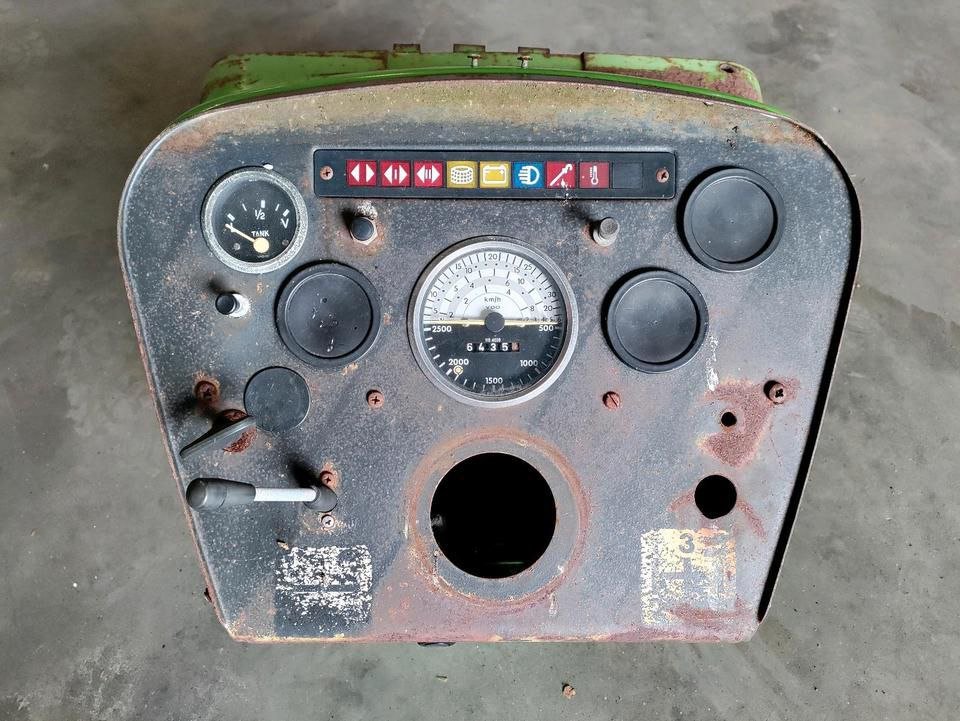 Deutz 10006 Special Tankdeckel + Armaturenbrett 8006 Special - Image 3