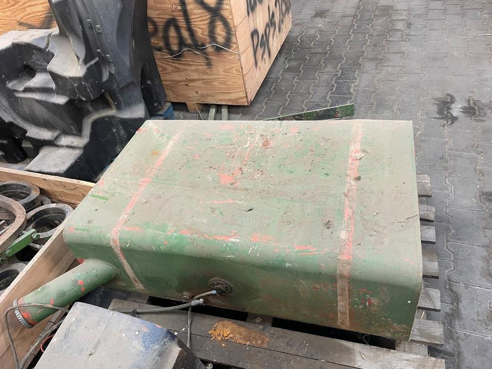 Deutz-Fahr Kraftstofftank - Image 3