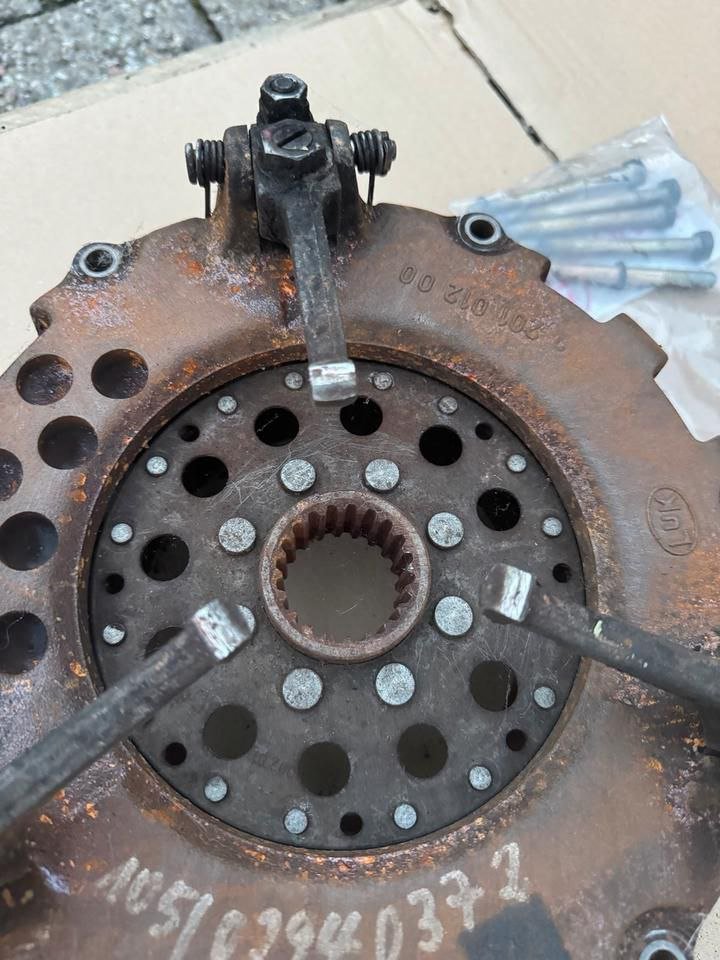 Deutz LUK Kupplung 4006 4506 5006 - Image 4