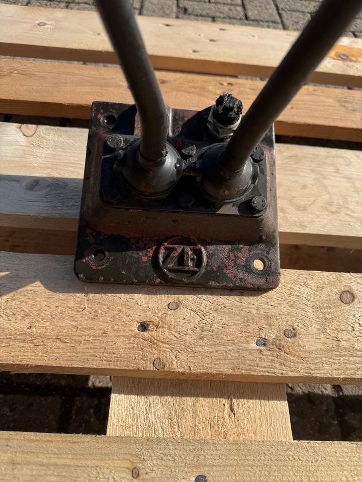 Deutz Schaltdeckel 7506 8006 10006 13006 ZF-Getriebe - Image 3